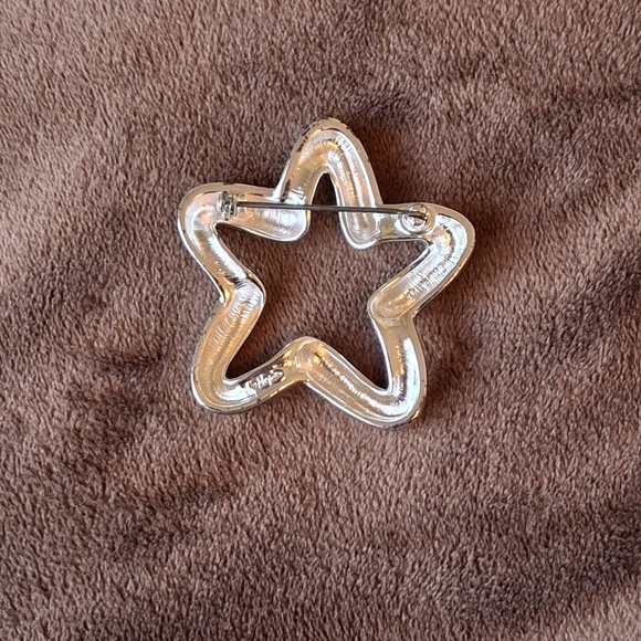 Napier Silver Star Shaped Pin Brooch - Picture 2 of 4